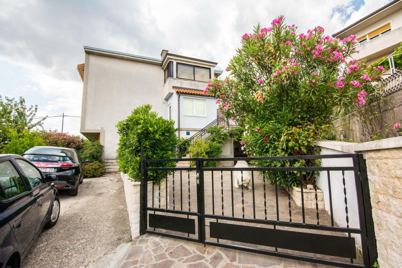 Apartment Vida - Amazing Place With Garden And Terrace 里耶卡 外观 照片